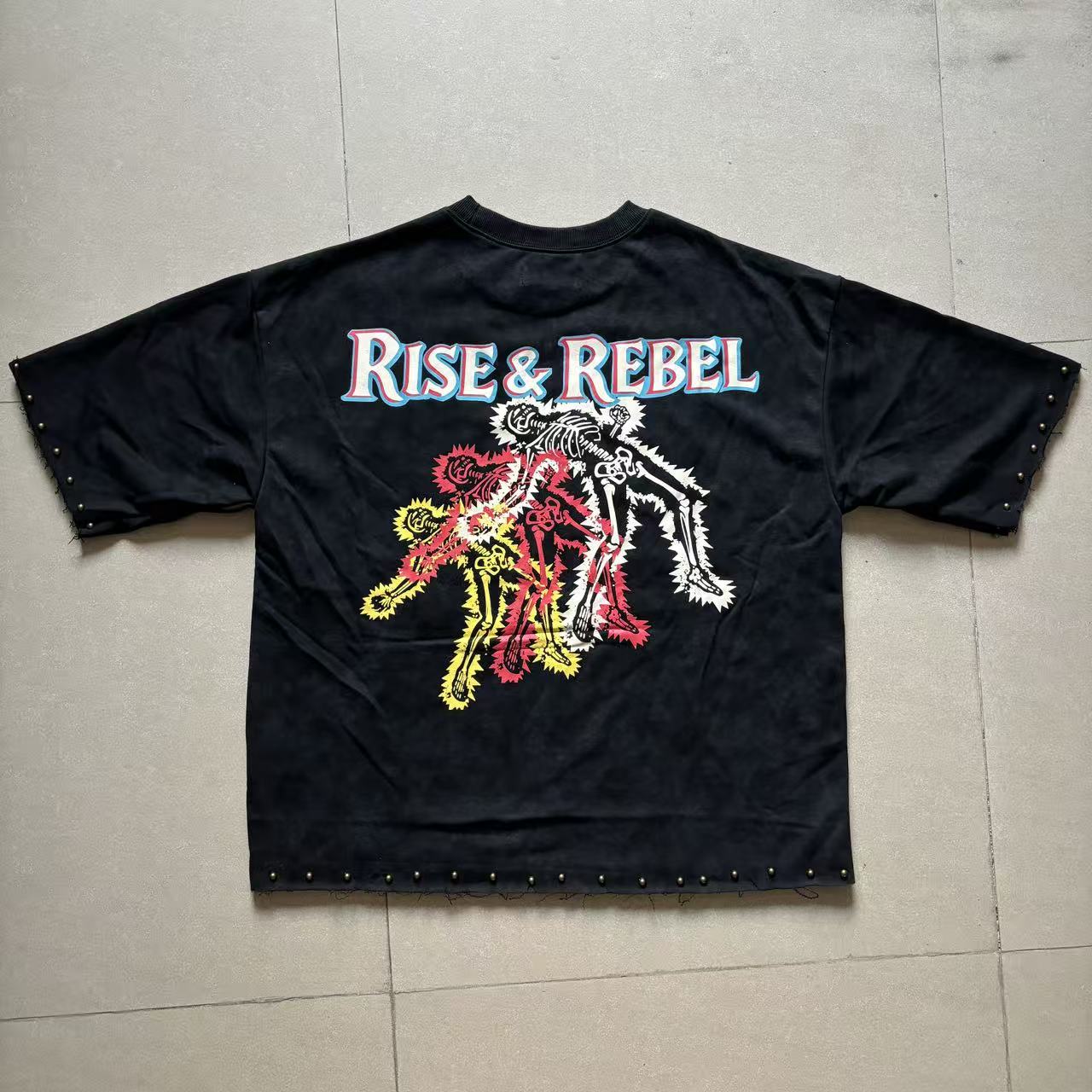 images/a-kleep-mens-elevated-rise-and-rebel-cropped-tee-2003/05.jpg